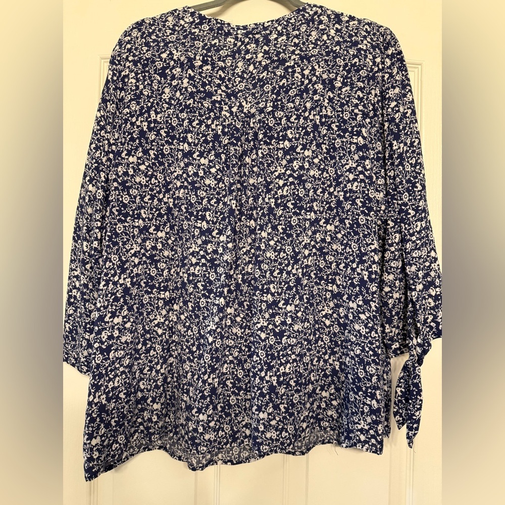Jones New York & Company Floral Navy Blue Dolman Sleeve Women's Top - Picture 12 of 13